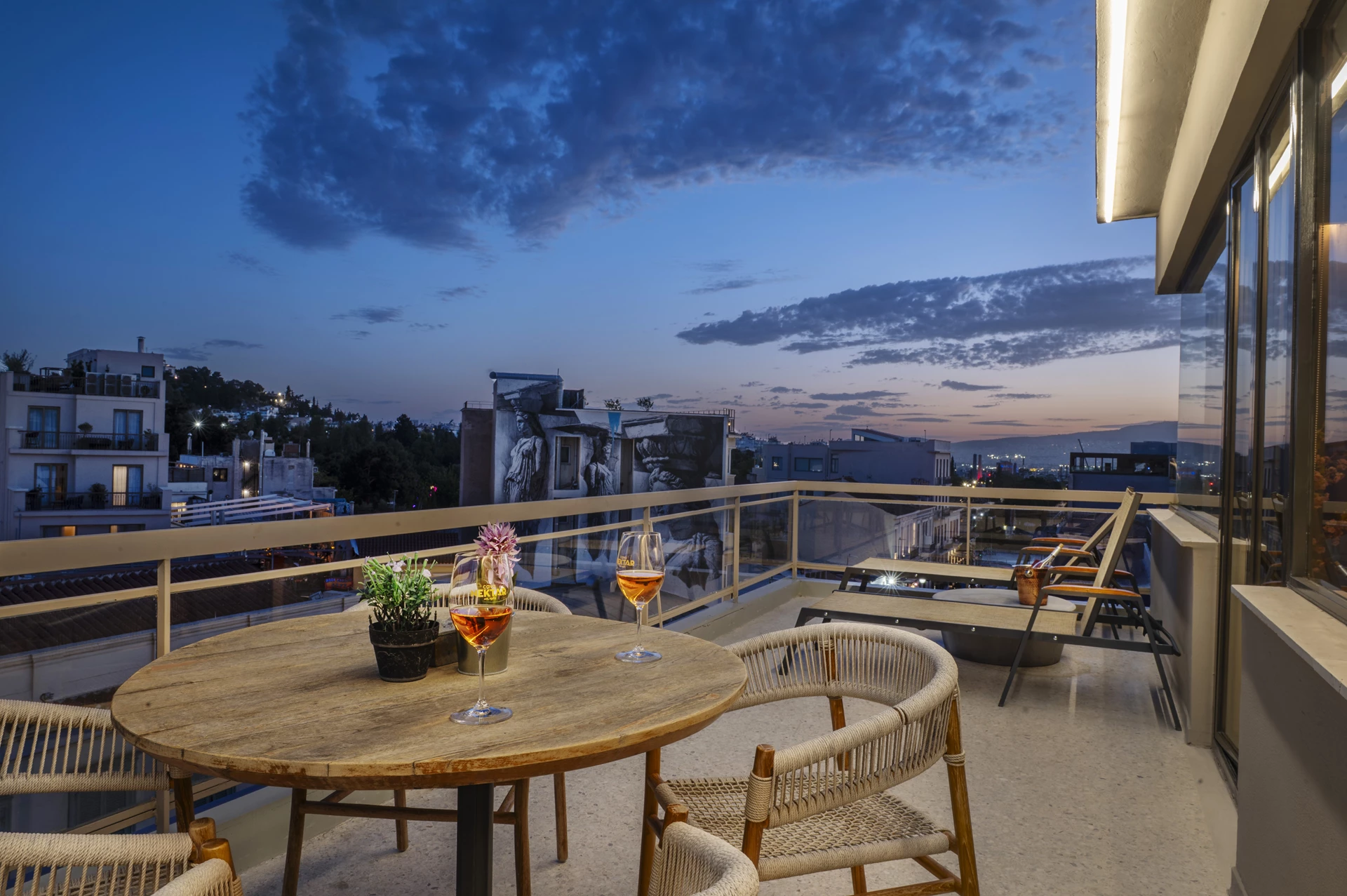 EOS Luxury Loft by Edrano