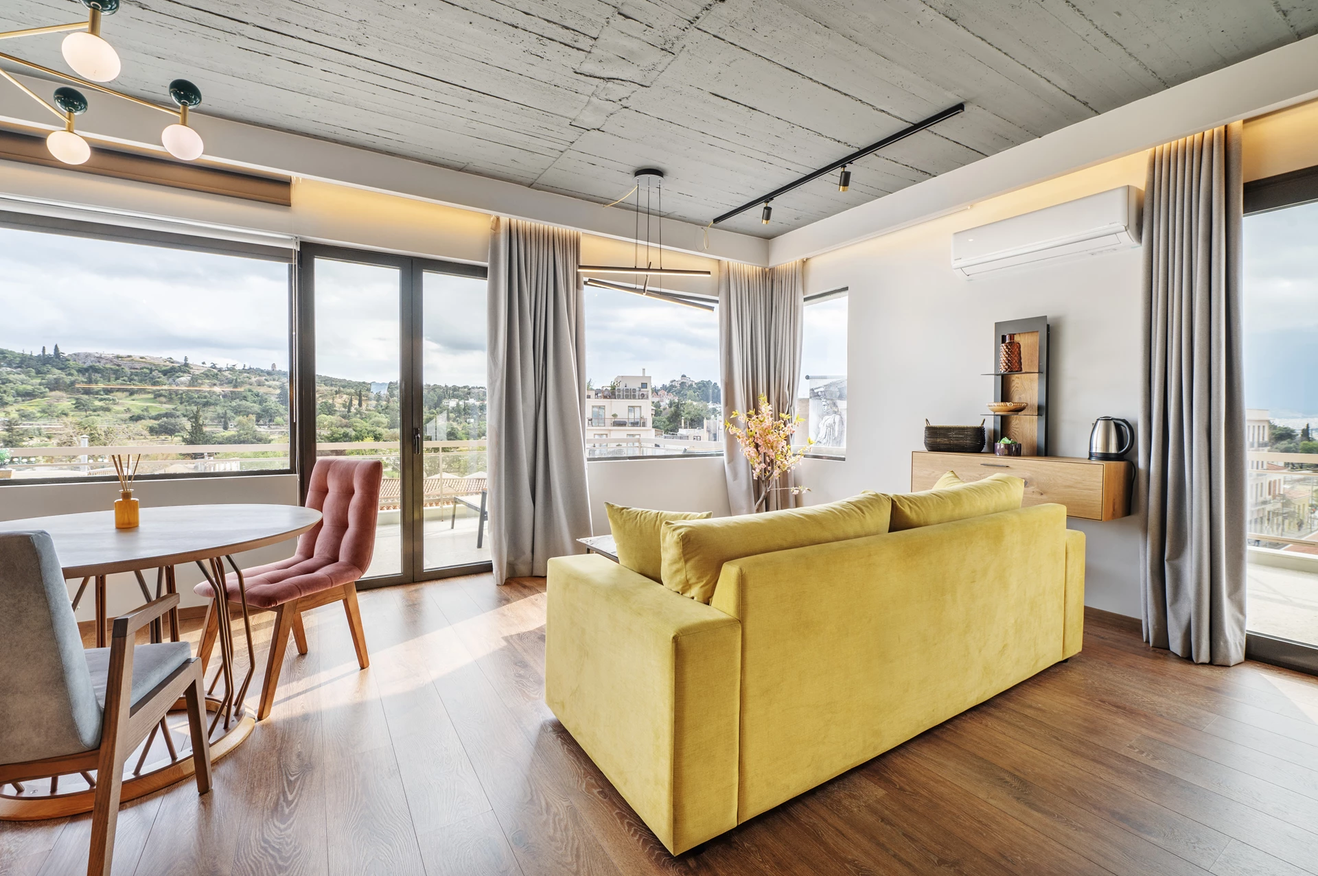 EOS Luxury Loft by Edrano