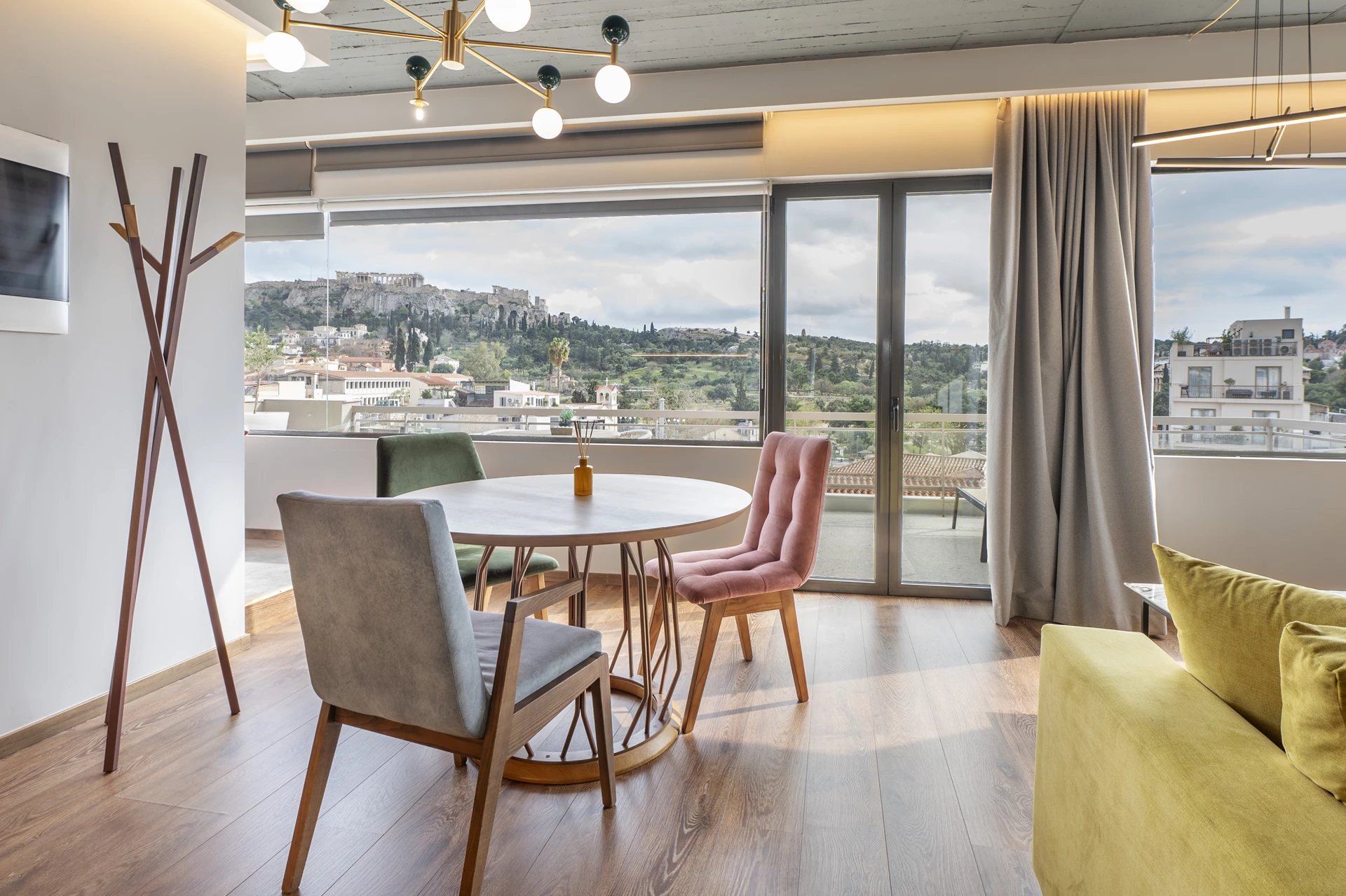 EOS Luxury Loft by Edrano