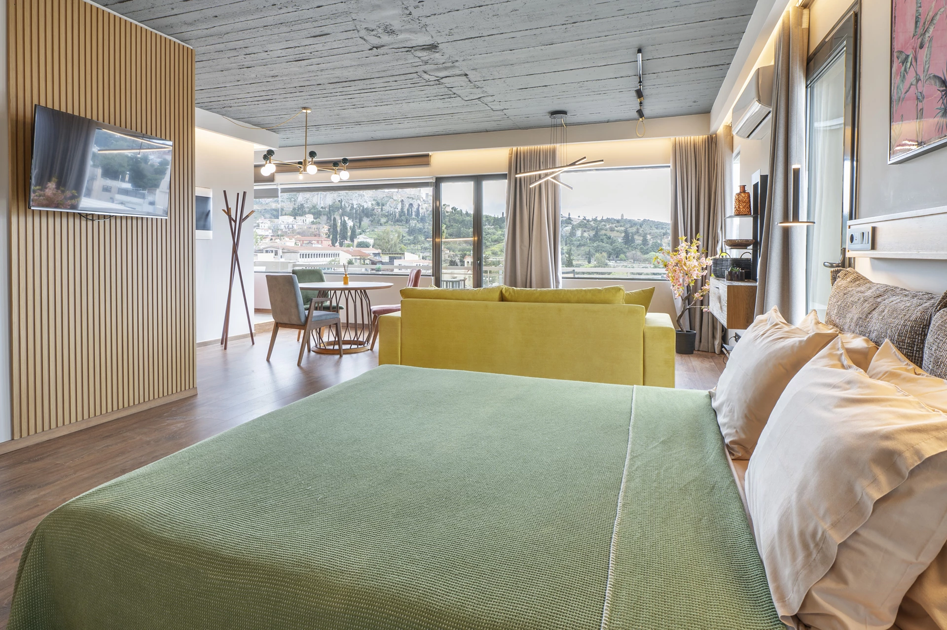 EOS Luxury Loft by Edrano