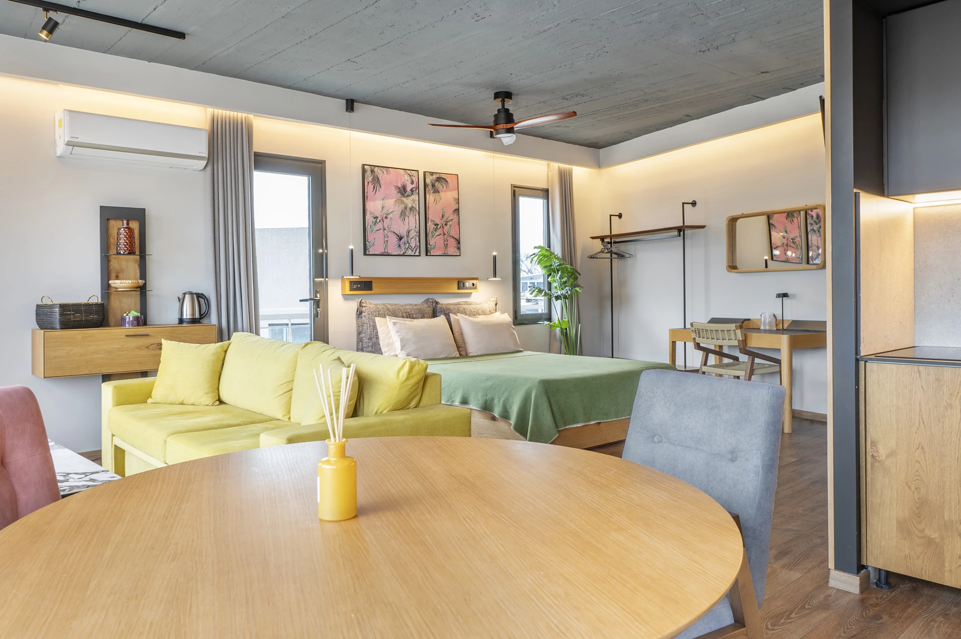 EOS Luxury Loft by Edrano