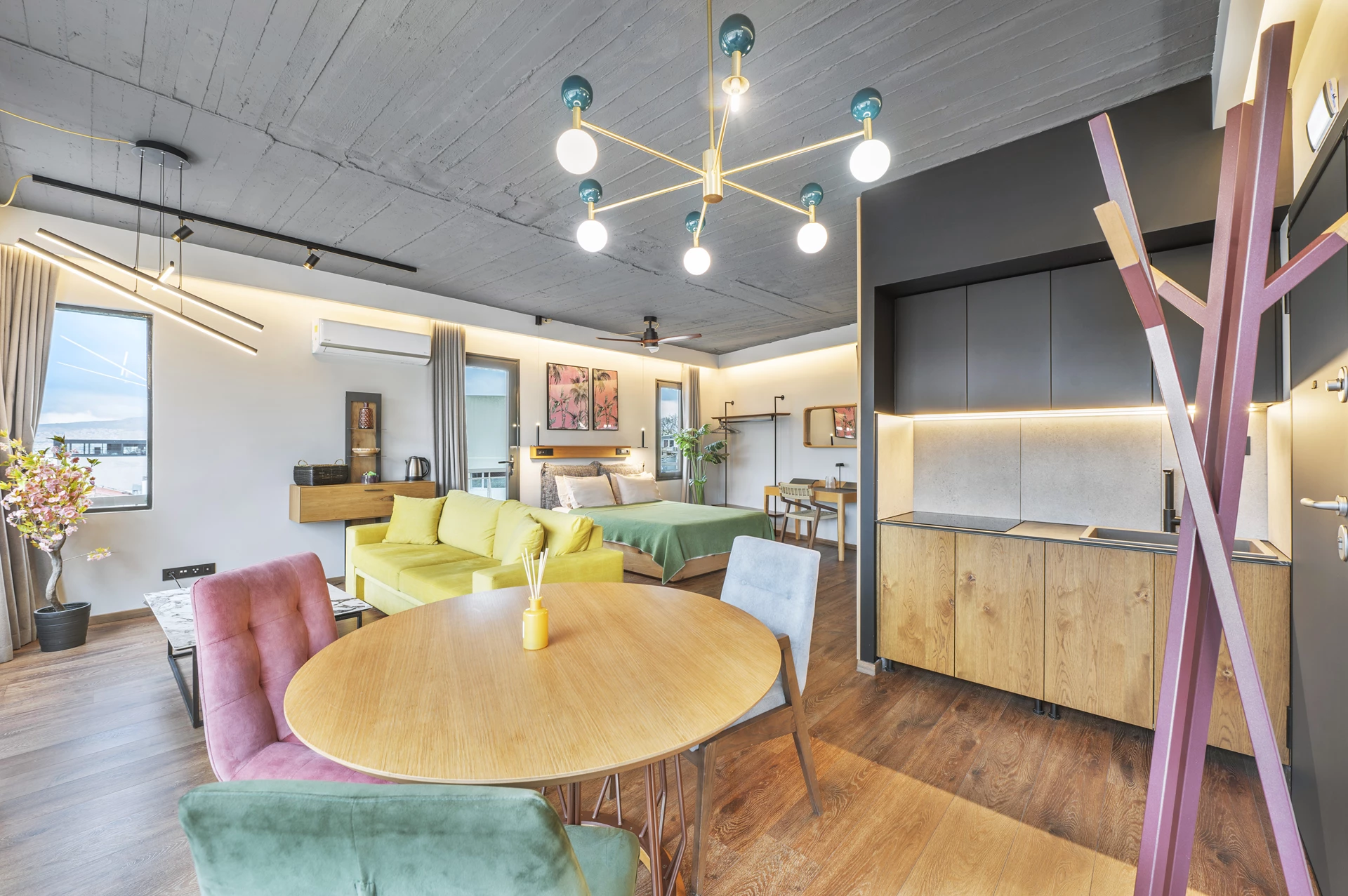 EOS Luxury Loft by Edrano